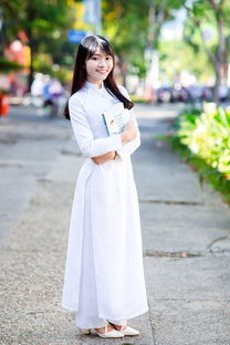 书法礼服，尽显女性优雅韵味—推荐几款时尚书法礼服女装品牌