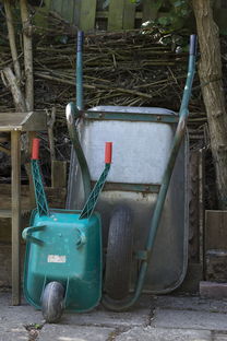 揭秘小履带收割机市场，品牌排名大揭秘！