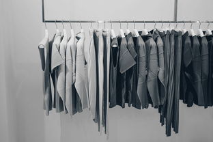叼奶嘴的衣服，时尚潮流背后的故事—品牌解析与案例分享