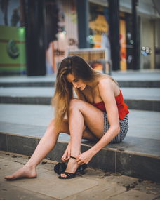 打造舞蹈中的美丽秘密——专属中年女性舞蹈内衣品牌