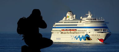 镜头背后的故事，探索相机品牌的传奇之旅
