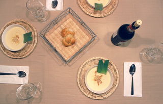探索红酒与中式美食的完美结合—精选红酒品牌与中餐搭配案例