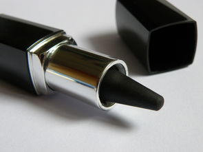 眼线铅笔哪个品牌好？我的真实体验告诉你答案
