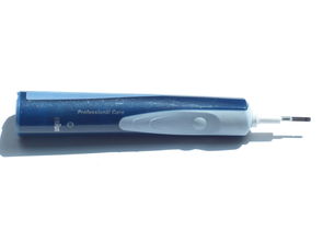 华素品牌牙刷—口腔护理的得力助手，守护您的健康笑容