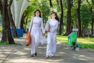 探索汉服之美—厚品牌下的汉服文化与时尚融合