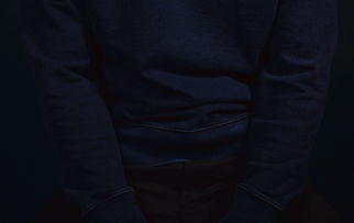 品牌红色西服上衣，时尚魅力与经典之选