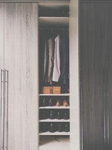 瘦人穿什么品牌西服好？精选指南与搭配建议
